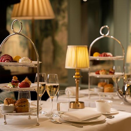 Hotel Diplomat Stockholm Ngoại thất bức ảnh Afternoon tea at the Ritz