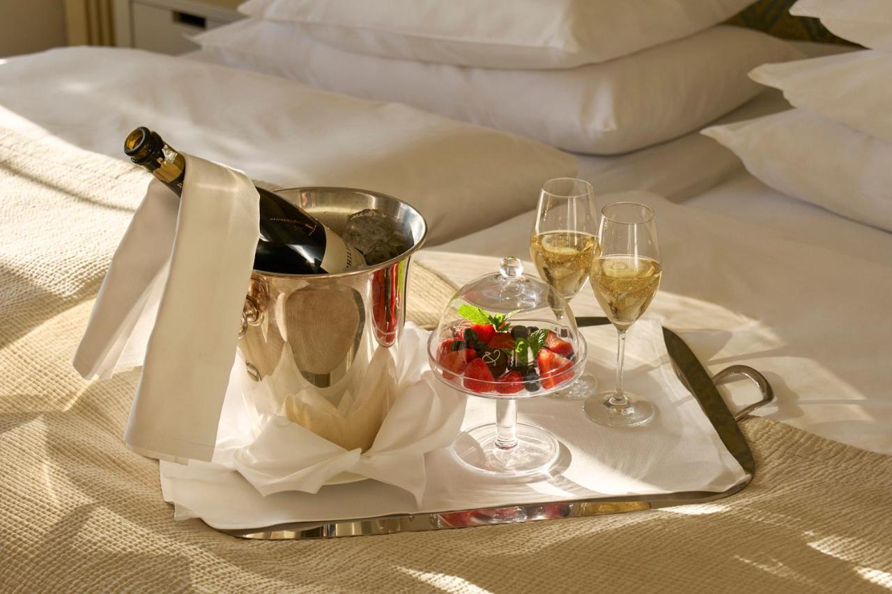 Hotel Diplomat Stockholm Ngoại thất bức ảnh Room service