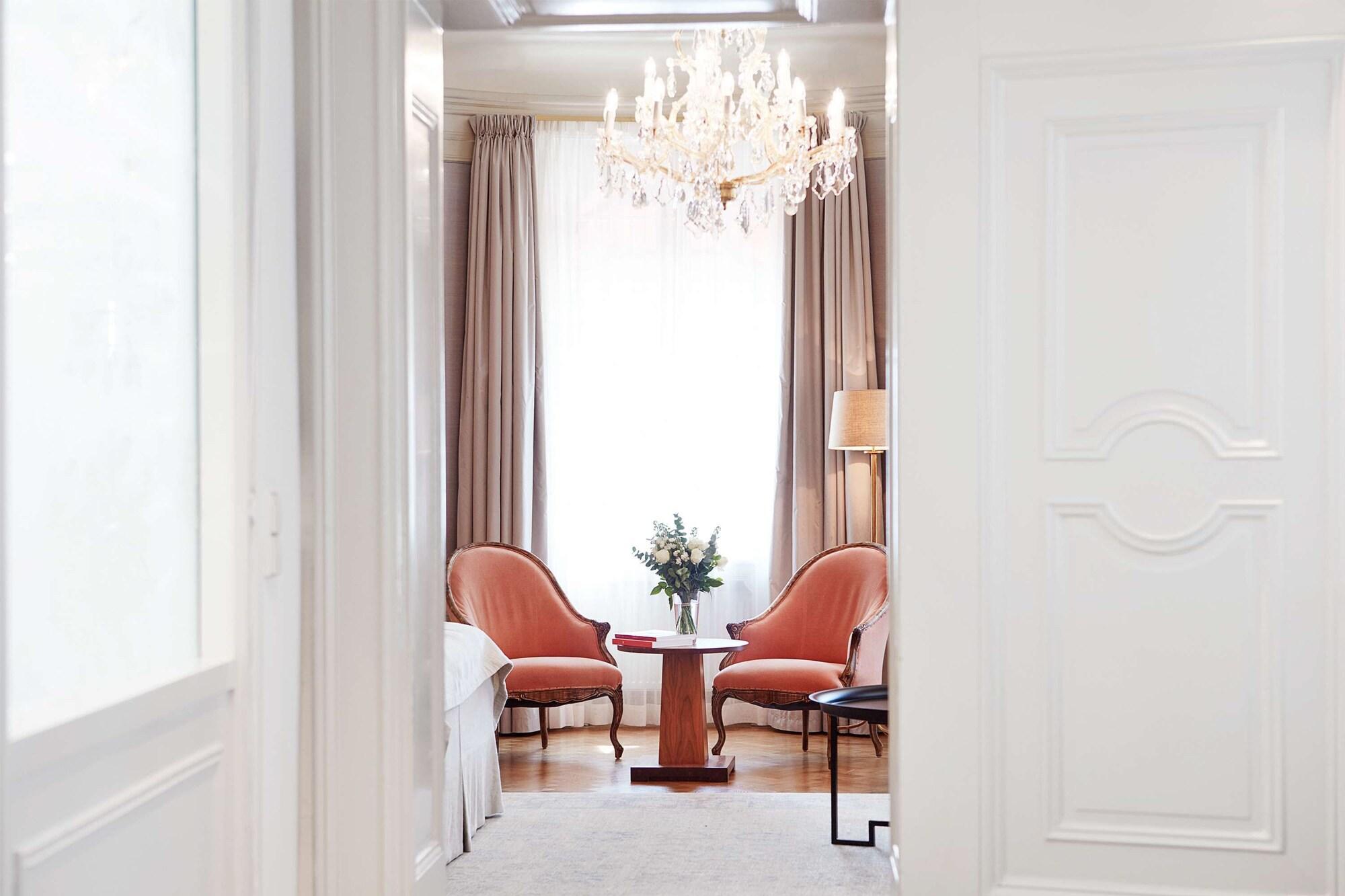 Hotel Diplomat Stockholm Ngoại thất bức ảnh A suite at the Hotel de Crillon