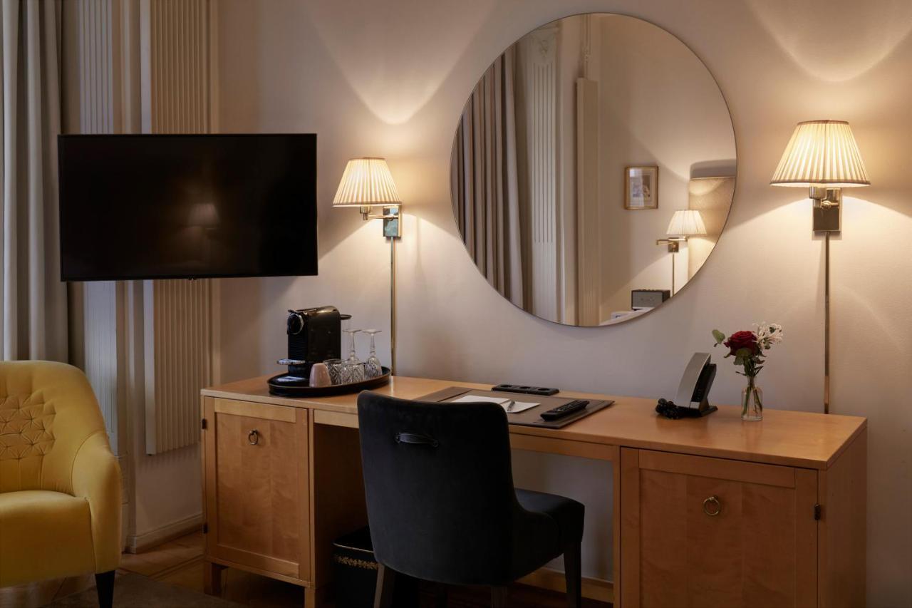 Hotel Diplomat Stockholm Ngoại thất bức ảnh A room at the hotel