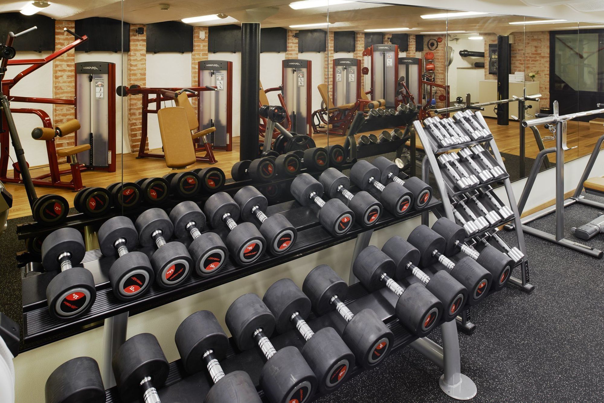 Hotel Diplomat Stockholm Ngoại thất bức ảnh The gym at the London Scottish Club